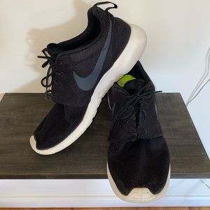 mens roshe run sale